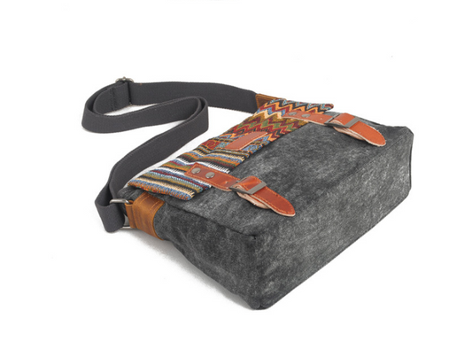 Retro Style Leather Crossbody Bag for Men